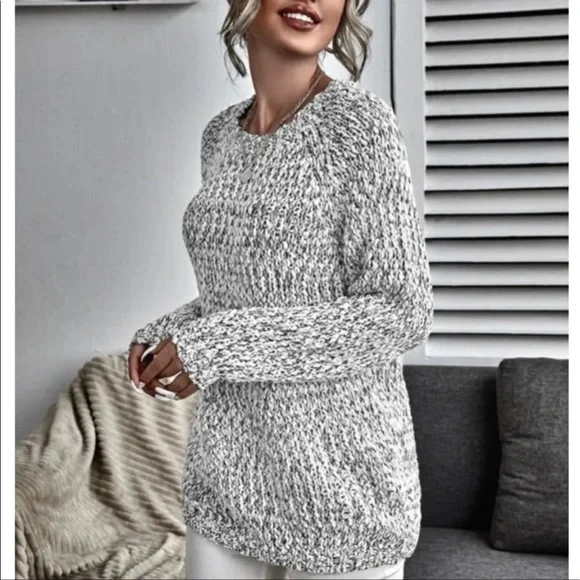 Gorgeous Grey Long Sleeve Sweater with Black Bow Cutout Detail - Picture 5 of 5